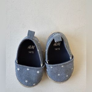H&M Baby girl’s denim shoes. Size 14/15 or 0.